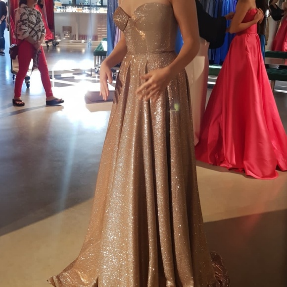 Meet your Posher, Jas - Picture 1 of 1